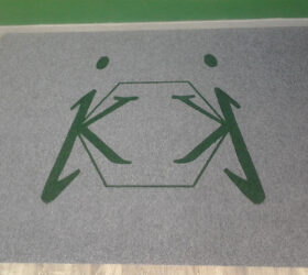 1-Zerbino-con-Logo-intarsiato-a-tutto-spessore