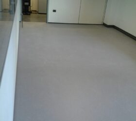 17-pvc-conduttivo-sala-metrologica