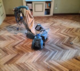 39 levigatura parquet noce