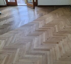 43 durante levigatura parquet rovere lisca-pesce