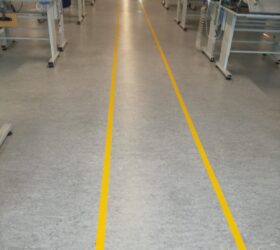 Lavori di Tracciatura, con vernice epossidica gialla, postazioni lavoro e magazzino